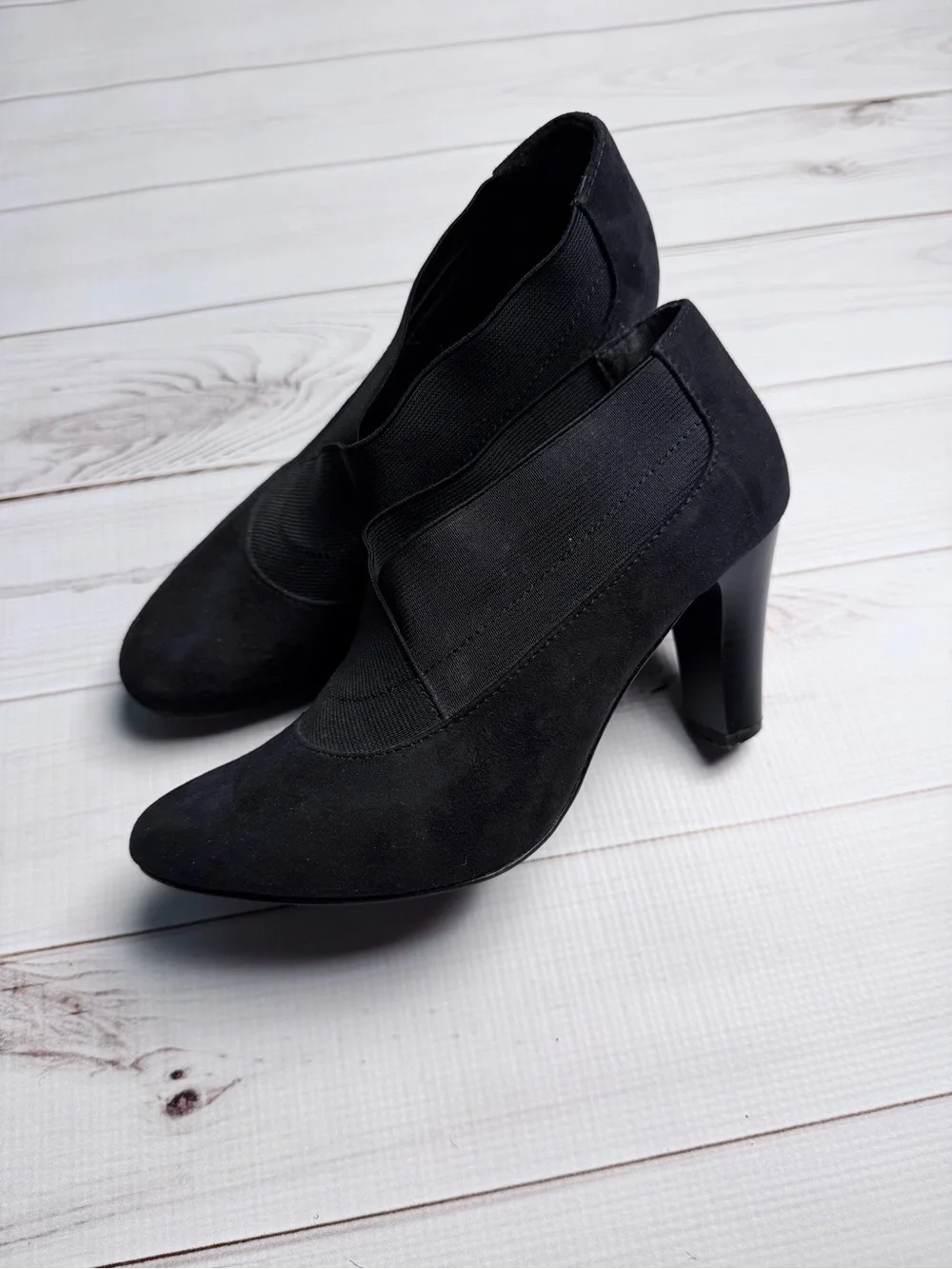 Karen Scott Black Suede Pointed High Heel Booties